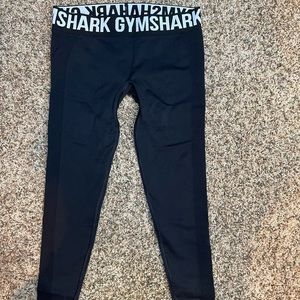 Gym shark leggings